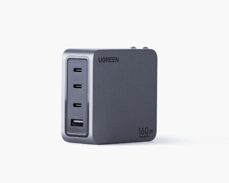 Cargador Ugreen 25876 160W Serie Nexode Pro/4 Puertos De Carga Rapida/3 USB-C/1 USB-A/Pd3.1 De 140W/Qc4.0/Tecnologia De Proteccion Termica/Optimiza La Carga/Caja De Aluminio/Incluye Cable