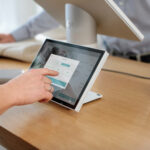 HP Engage One 143 Todo-en-Uno 2.4 GHz i3-7100U 35.6 cm (14″) 1920 x 1080 Pixeles Pantalla táctil Negro