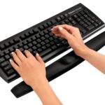 Mousepad Descansa Muecas Tipo Gel Para Escritorio Negro Brobotix