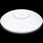 Access Point Ubiquiti U7-Pro-Max - 8 Streams Espaciales, Para Techo, Tribanda (2.4/5/6Ghz) / Radio Dedicado A Escaneo Espectral, Puerto 2.5 Gbe / +500 Cli