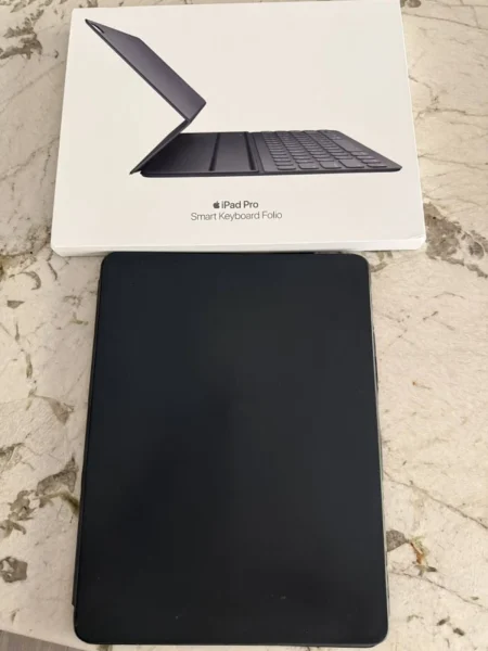 Apple MJMG3ZM/A estuche paa tablet 32.8 cm (12.9″) Folio Negro