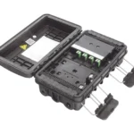 Caja De Distribucion De Fibra Optica Para 24 Empalmes Fiberhome Con 8 Acopladores Sc/Apc Simplex/Exterior IP65/Color Negro/Fdp-420E-8