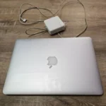 Apple MacBook Pro Computadora portátil 33.8 cm (13.3″) Intel® Core™ i5 16 GB LPDDR4x-SDRAM 1 TB SSD Wi-Fi 5 (802.11ac) macOS Catalina Gris