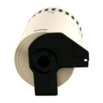 Etiqueta Blanca De Papel Brother Dk2243 De 101 Mm De Ancho X 30.4Mts De Largo. Impresión En Negro. -
