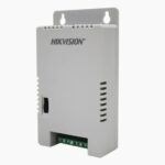 Fuente De Poder Regulada 12 Vcc / 13.5 Vcc / 15 Vcc Para 4 Cámaras / 1 Amp Por Salida / Voltaje De Entrada 90 - 130 Vca / Filtro De Ruido Para Cámaras 4K -