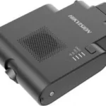 Kit Camara De Tablero Dashcam Hikvision Ae-Di2032-G40(B) 2Mpx/4G Lte/Fotos De 4Mpx/WiFi/Gps/Sensor G/Microfono Y Bocina Integrado/Memoria Micro SD