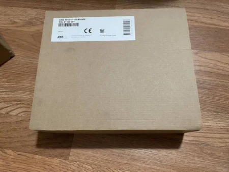 MONTAJE EN POSTE PARA CAMARA AXIS T91B47/IK10/NEMA 4X/PARA USO EN INTERIORES Y EXTERIORES/DIAMETRO 100-410MM/01164-001