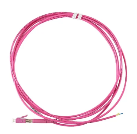 Pigtail De Fibra Optica Multimodoo Belden Ft4Lc2Mmps01 Om4/Lc Simplex/2M/Color Violeta