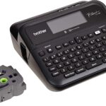Rotulador Brother P-Touch Ptd610Bt - Transferencia Térmica, Bluetooth, Teclado Qwerty, Adaptador AC, Imprime Etiquetas Laminadas De Hasta 24 Mm De Ancho