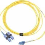 Jumper De Fibra Optica Monomodo (Os2), Xglo, Lc/Upc-Sc/Upc Duplex, Siemon Ofnr, Color Amarillo, 7 Metros, Fj2-Lcuscul-07