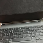 Apple MXNK2E/A teclado para dispositivos móviles Negro QWERTY Español
