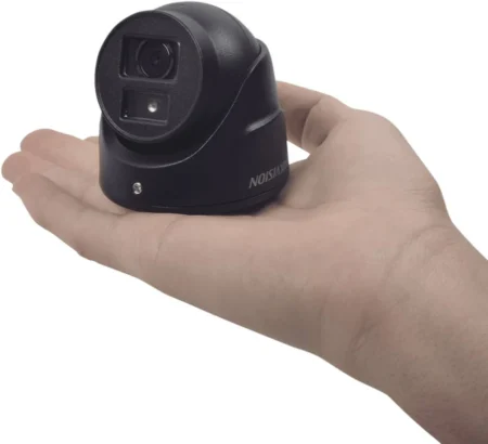 Camara Ultra Mini Turret Turbo Hikvision Ds-2Ce70D0T-Itmf 2Mpx/Gran Angular/Lente 2.8 Mm/20 Mts Ir Exir/Exterior IP67/4 Tecnologias (Tvi/Ahd/Cvbs)/Dwdr/Color Negro
