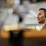 HP Poly Auriculares USB-C Poly Voyager 4320 Con Certificación De Microsoft Teams + Adaptador Bt700