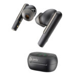 HP Poly Audífonos Poly Voyager Free 60+ Uc M, Negro Carbón + Adaptador Bt700 USB-C + Estuche De Carga Con Pantalla Táctil