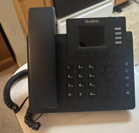 Telefono IP Yealink Yealink Sip-T31 2 Lineas/Switch Ethernet De Dos Puertos 10/100M/Negro