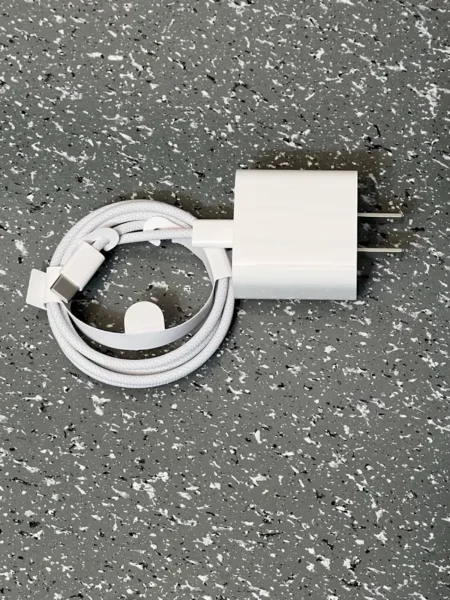 Apple Adaptador Universal 70W USB C
