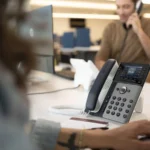 HP Poly Teléfono Poly Edge E300 IP Y Habilitado Para PoE