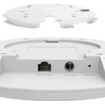 Access Point Tp-Link Eap683 Ur 2.5Gbps/PoE+802.3At/Tecnologia Omada Mesh/Wi-Fi 6/4×4 MIMO